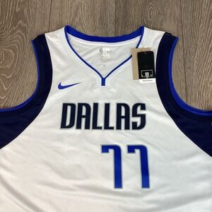 Nike NBA Dončič dallas #77 men's 2XL white blue black jersey Association Edition